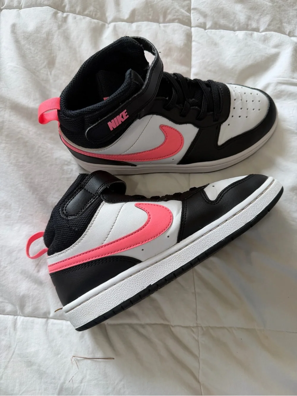 Nike Kids Mid-Top Sneakers in Black, White & Pink